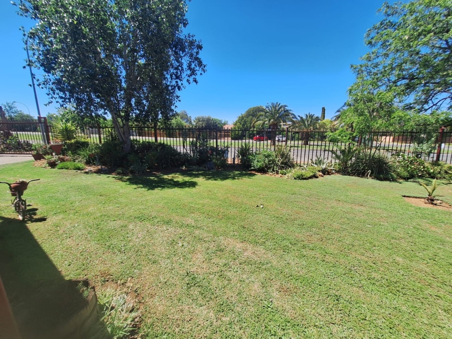 4 Bedroom Property for Sale in Pellissier Free State